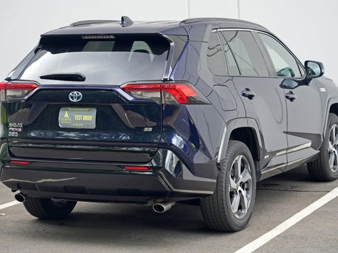 Used 2021 Toyota RAV4 SE w/ Weather & Moonroof Package AWD/4WD image 48