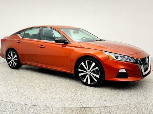 Used 2022 Nissan Altima 2.5 SR FWD image 3