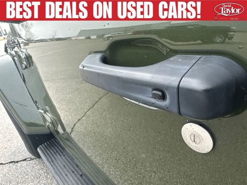 Used 2024 Jeep Gladiator Sport AWD/4WD image 40