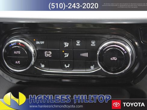 Used 2025 Chevrolet Trax LT w/ LT Convenience Package image 25