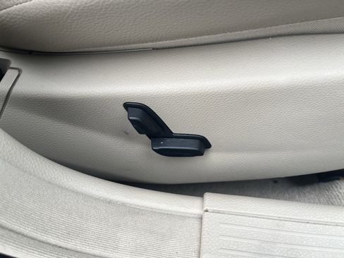 Used 2014 Mercedes-Benz C 300 4MATIC Sedan image 20