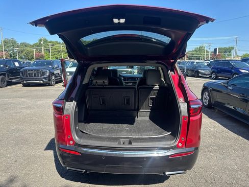 Used 2020 Buick Enclave Premium w/ Sun and Sites Package AWD/4WD image 16