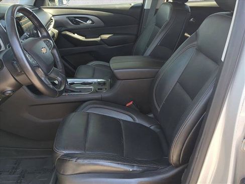 Used 2019 Chevrolet Traverse Premier w/ Driver Confidence II Package FWD image 16