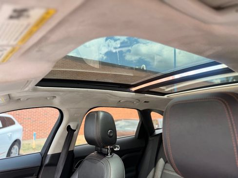 Used 2019 Jaguar F-PACE Prestige AWD/4WD image 15