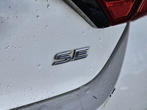 Used 2016 Toyota Camry SE FWD image 15