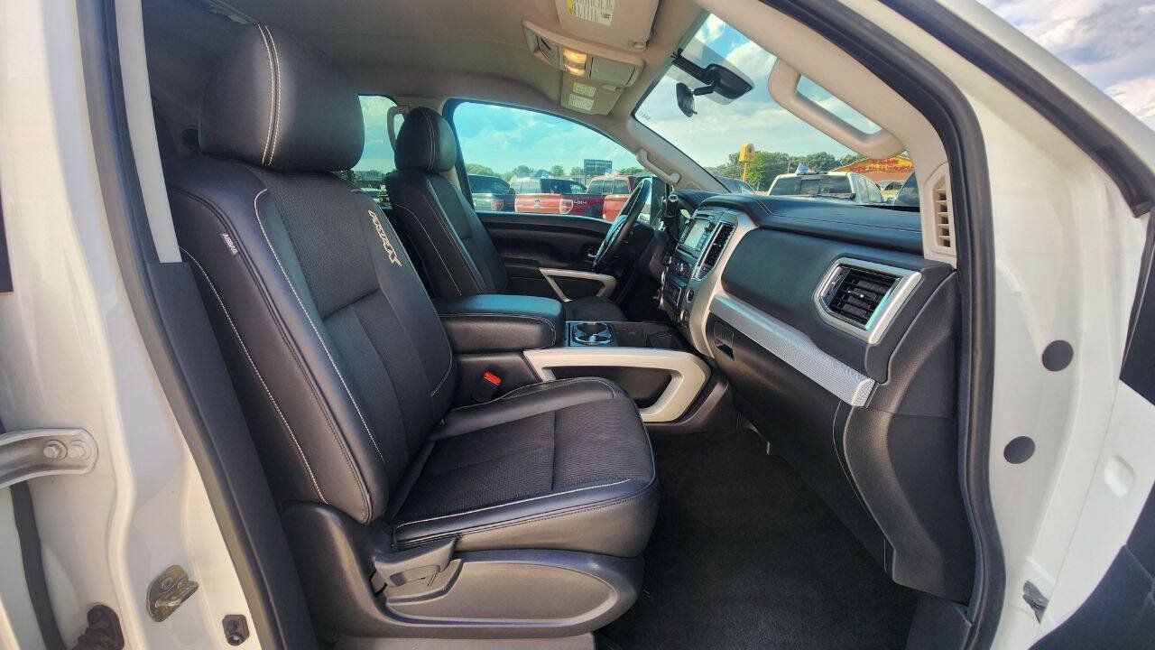 Used 2018 Nissan Titan PRO-4X AWD/4WD image 18