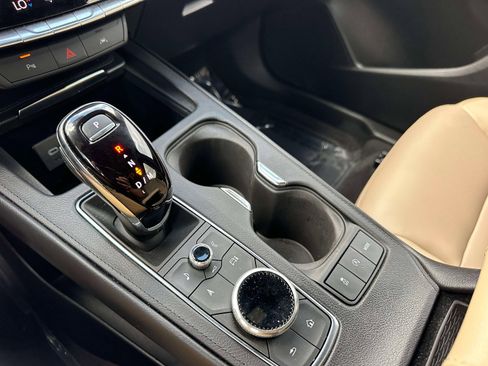 Used 2024 Cadillac XT4 Luxury image 27