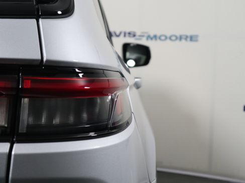 Used 2023 Jeep Grand Cherokee L Laredo image 6