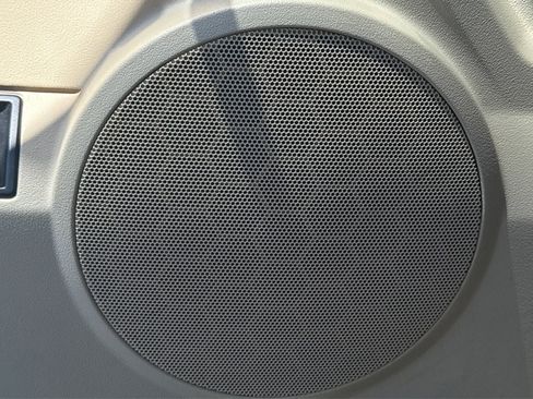 Used 2009 Volkswagen Beetle S image 29