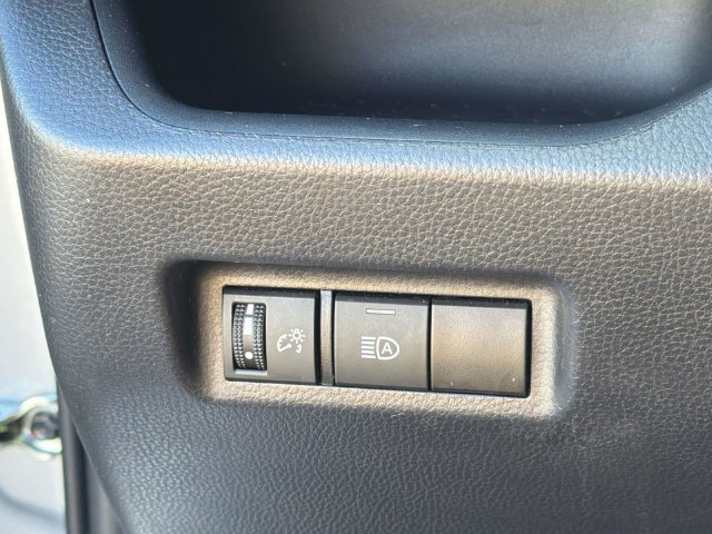 Used 2025 Toyota RAV4 XLE AWD/4WD image 28