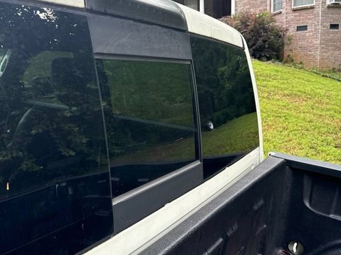 Used 2017 RAM 1500 Laramie w/ Convenience Group AWD/4WD image 4