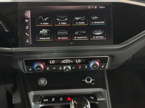 Used 2020 Audi Q3 2.0T Premium Plus w/ Premium Plus Package image 27