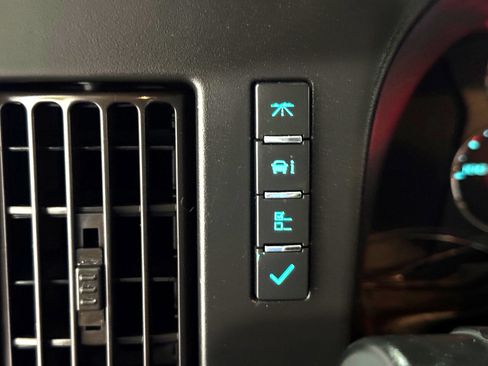 Used 2020 GMC Savana 2500 w/ Driver Convenience Package image 16