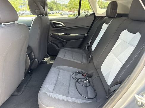 Used 2024 Chevrolet Trax LS w/ LS Convenience Package FWD image 10