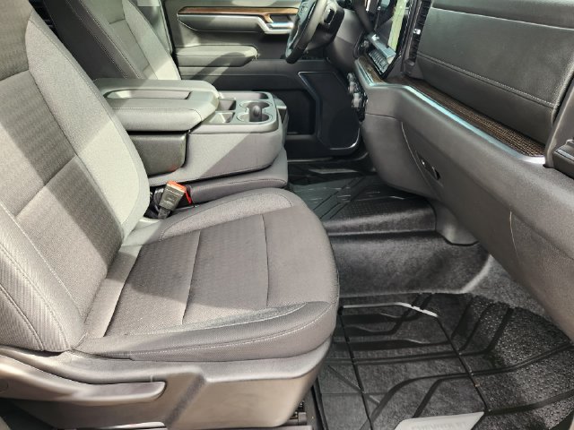 Used 2025 Chevrolet Silverado 1500 LT RWD image 14