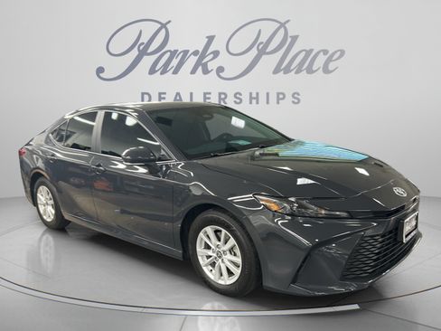Used 2026 Toyota Camry LE FWD image 7