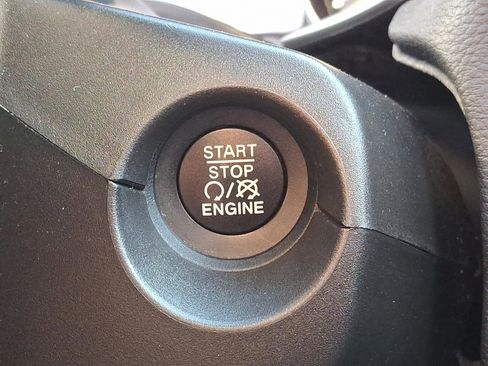 Used 2020 Jeep Compass Latitude image 24