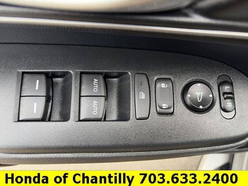 Used 2018 Honda CR-V Touring image 22