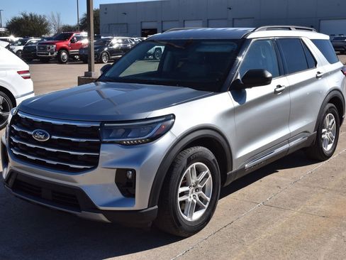 Certified 2025 Ford Explorer Active w/ Active Comfort Package image 1