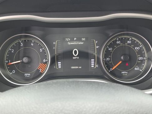 Used 2015 Jeep Cherokee Latitude AWD/4WD image 33