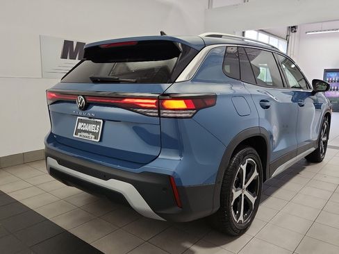 New 2026 Volkswagen Tiguan SE FWD image 4