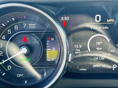 Used 2023 Jeep Wrangler Unlimited Sahara w/ Cold Weather Group AWD/4WD image 13