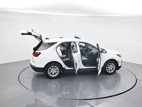 Used 2024 Chevrolet Equinox LS w/ LS Convenience Package FWD image 43