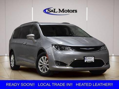 Used 2019 Chrysler Pacifica Touring-L w/ Advanced Safetytec Group FWD image 1