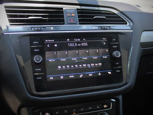 Used 2021 Volkswagen Tiguan SE w/ Panoramic Sunroof Package AWD/4WD image 68