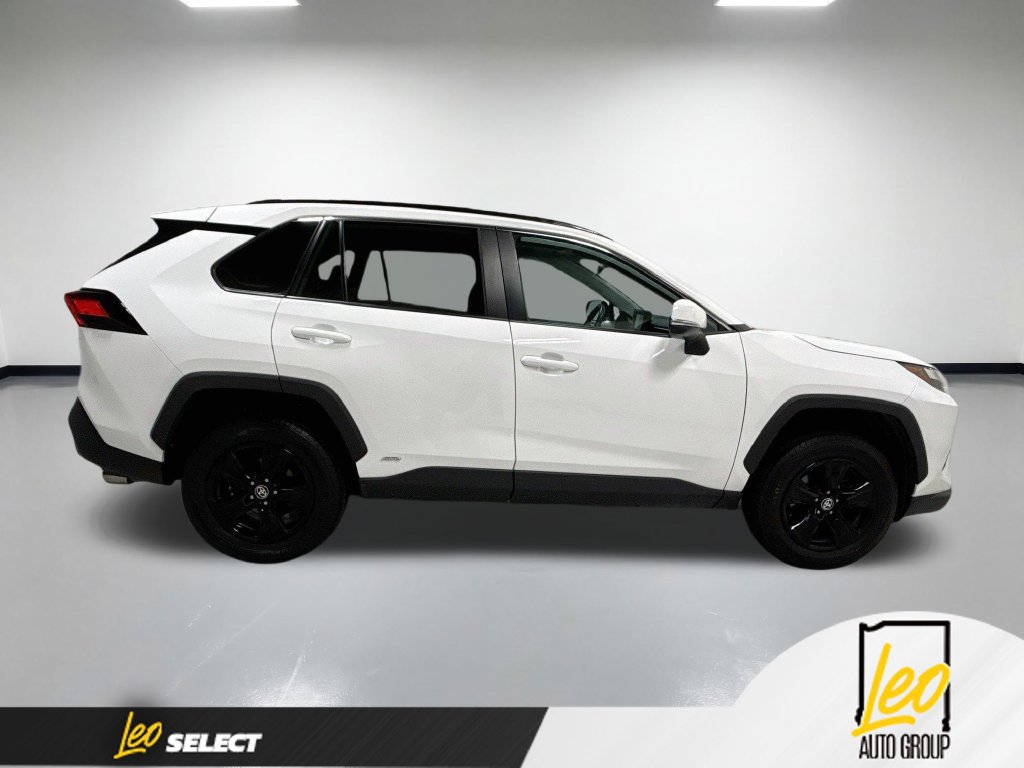 Used 2022 Toyota RAV4 XLE w/ XLE Grade Weather Package AWD/4WD image 6