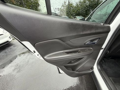 Used 2020 Buick Encore Preferred image 12