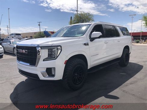 Used 2022 GMC Yukon XL SLE w/ Gmc Pro Safety Plus Package RWD image 4