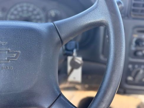 Used 1999 Chevrolet S10 Pickup LS w/ Preferred Equipment Group image 11