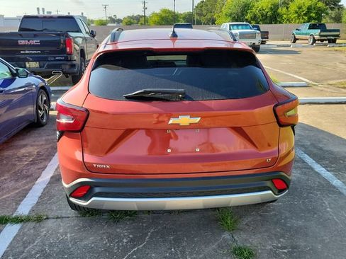 Used 2024 Chevrolet Trax LT w/ Driver Confidence Package FWD image 7