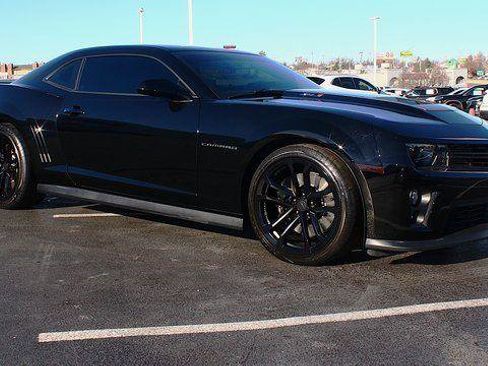 Used 2015 Chevrolet Camaro ZL1 image 1
