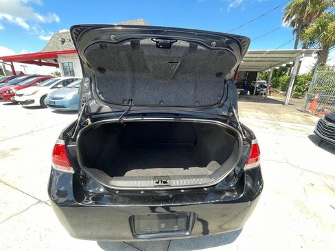 Used 2011 Ford Focus SES FWD image 10
