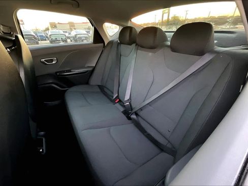 Certified 2025 Kia K4 LX image 29