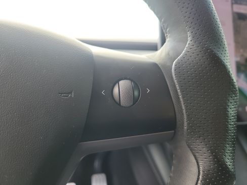 Used 2021 Tesla Model Y Performance AWD/4WD image 24