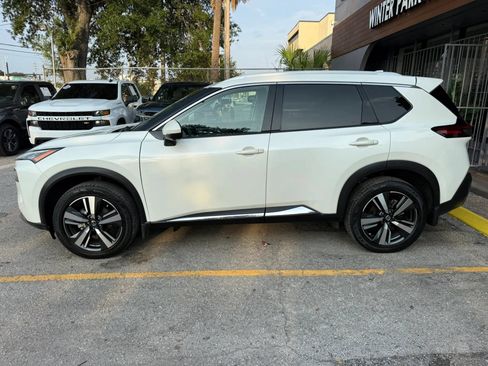 Used 2021 Nissan Rogue SL w/ Premium Package FWD image 4