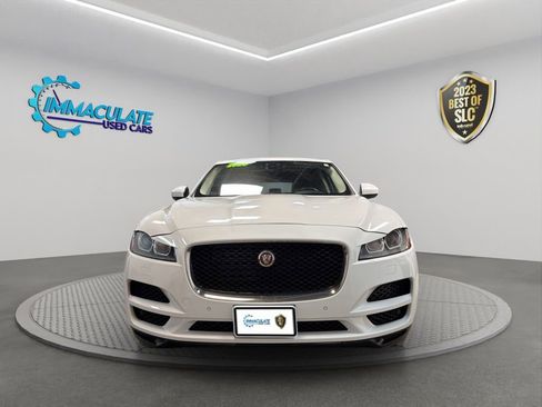 Used 2020 Jaguar F-PACE Prestige image 8