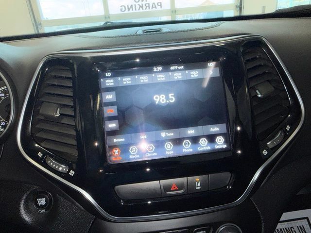 Used 2022 Jeep Cherokee Limited AWD/4WD image 23