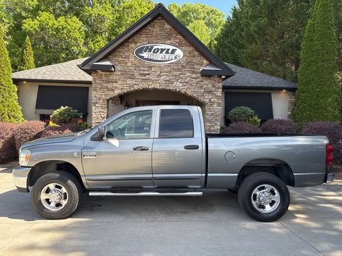 Used 2007 Dodge Ram 2500 Truck SLT AWD/4WD image 1