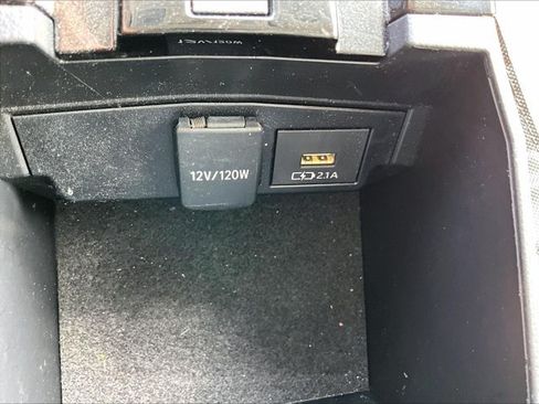 Used 2021 Toyota Corolla LE FWD image 26