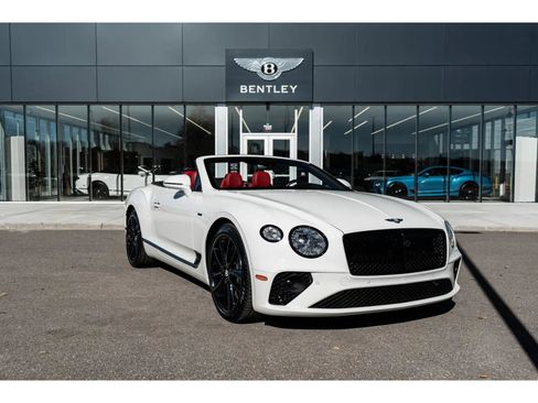 Used 2024 Bentley Continental GT V8 image 17