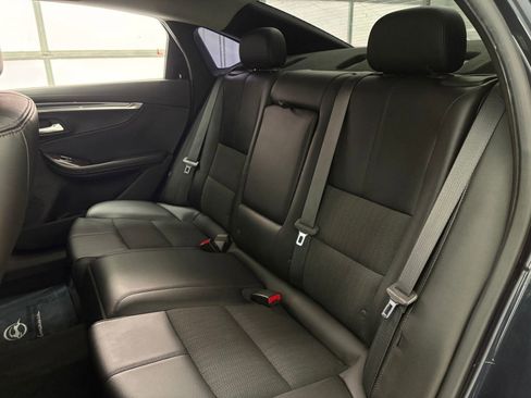 Used 2014 Chevrolet Impala LT w/ Convenience Package image 22