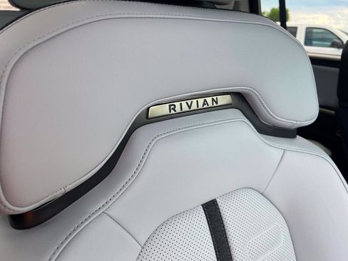 Used 2023 Rivian R1S Adventure AWD/4WD image 29