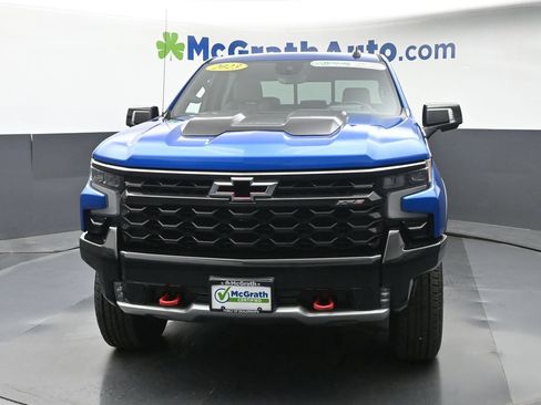 Used 2023 Chevrolet Silverado 1500 ZR2 w/ Technology Package AWD/4WD image 6