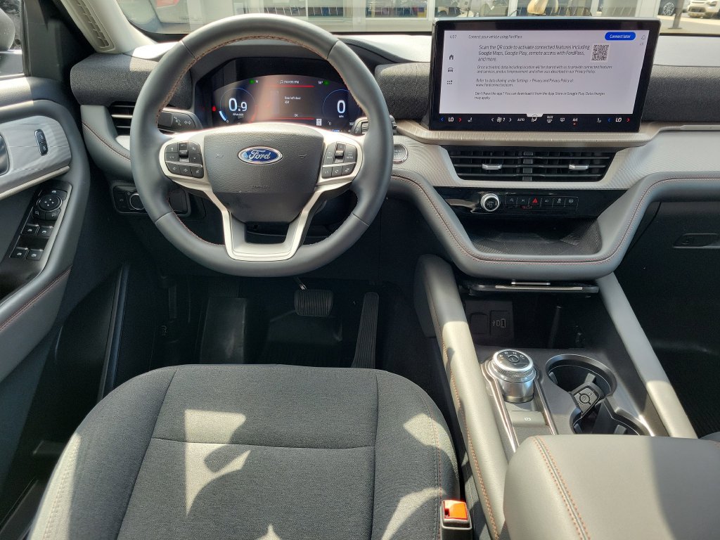 Certified 2025 Ford Explorer Active RWD image 12