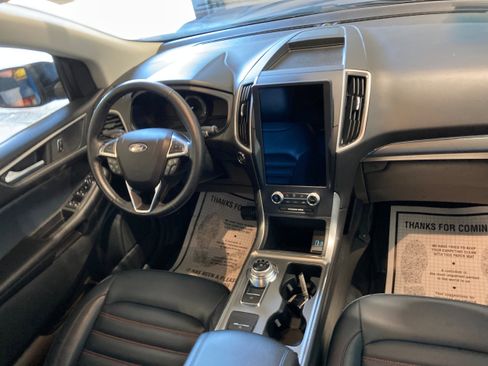 Used 2023 Ford Edge SEL w/ Sport Appearance Package image 10