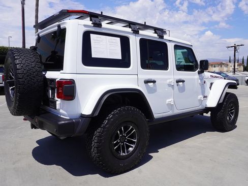 Used 2024 Jeep Wrangler Unlimited Rubicon AWD/4WD image 7